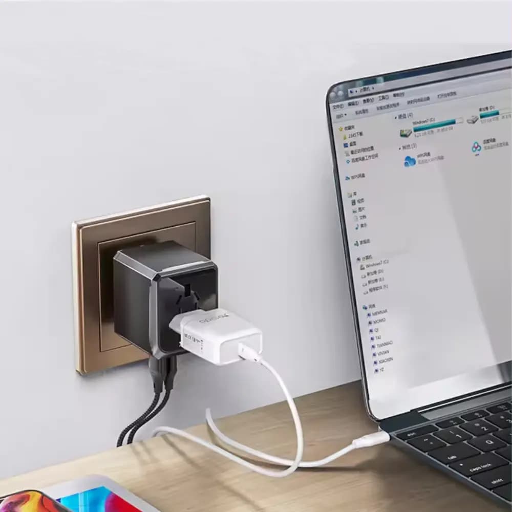 Adaptateur secteur universel avec 4 USB - Compatibilité mondiale - Yesido Noir