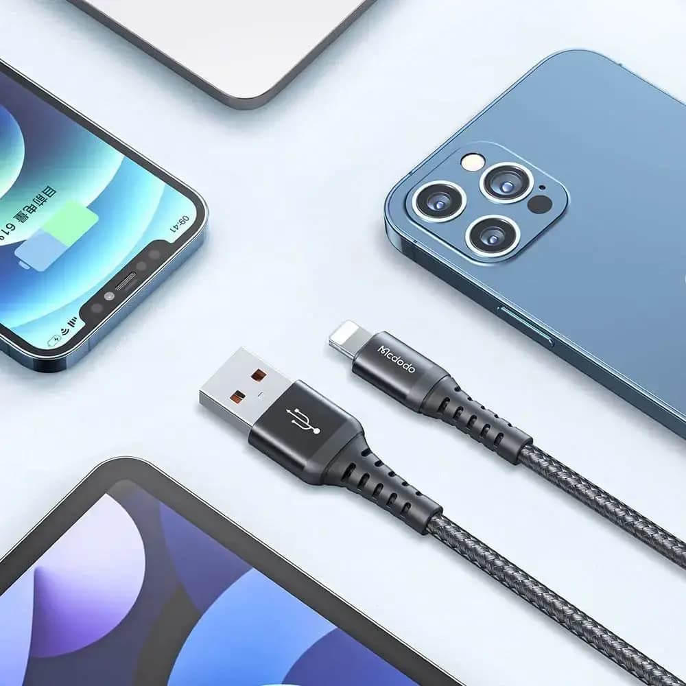 Câble Data USB vers Lightning Mcdodo (1m) Noir - Vue 3