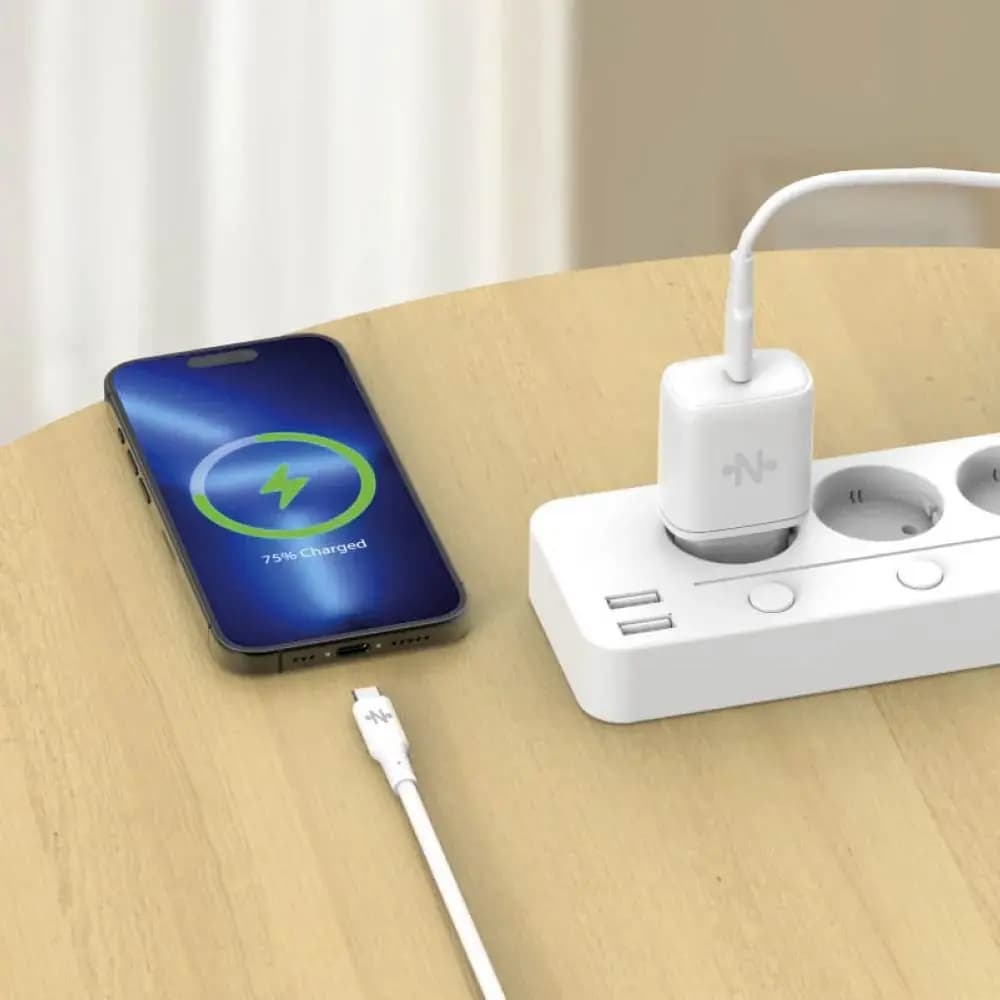 Chargeur secteur USB-C 25W avec câble USB-C – CONNECT Blanc - Vue 2
